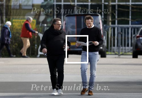 Hoogwoud 29 maart 2024
Marco Borsato en een vriend bij tuincentrum de Boet . Marco ging daar naartoe in zijn porsche Taycan.