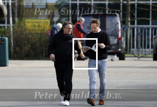 Hoogwoud 29 maart 2024
Marco Borsato en een vriend bij tuincentrum de Boet . Marco ging daar naartoe in zijn porsche Taycan.
