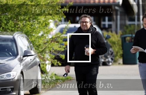 Hoogwoud 29 maart 2024
Marco Borsato en een vriend bij tuincentrum de Boet . Marco ging daar naartoe in zijn porsche Taycan.