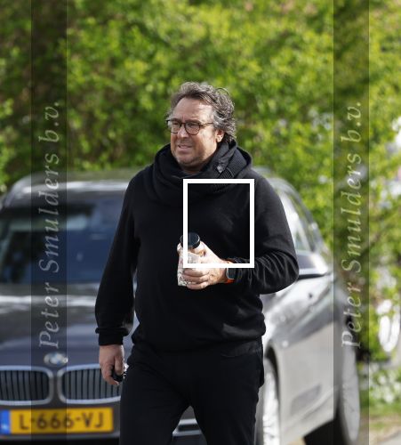 Hoogwoud 29 maart 2024
Marco Borsato en een vriend bij tuincentrum de Boet . Marco ging daar naartoe in zijn porsche Taycan.