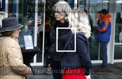 Heerenveen 24 maaart 2024
De hollandse 100 wordt dit jaar gereden in Thyalf . Aanwezig oa Prins Bernhard Prinses Annette Samuel v Vollenhoven Benjamin v Vollenhoven Prinses Margriet Mr Pieter v Vollenhoven Prins Maurits Lucas v Vollenhoven en  Prins Pieter Christiaan . Verder aanwezig Simon Keizer Bas Muijs (en vrouw) Marianne Timmer Benjamin Aslan Joy Beune Eduard Schaepman met zijn zoon en Rob Kamphues met vriendin. Marie Jose Helle