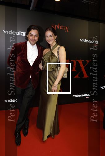 Amsterdam 18 maart 2024
Premiere Spinx in Pathe Tuschinski met in de cast oa Andrea Vass Benja Bruijning Chardonnay Rillen Delilah Warcup v Eyck Eva v Heijningen Marvcel Hensema Rami Kooti Arab Rifka Lodeizen Sallie Harmsen en Sil v d Zwan. Mark Baanders met een vriendin