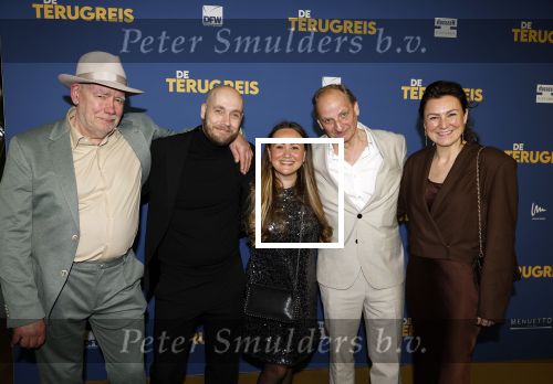 Rotterdam 13 maart 2024
Premiere de terugreis met oa Martin v Waardenberg en Leny Breederveld. Martin van Waardenberg met partner Ciska, dochter Floortje van Waardenberg en haar partner