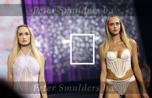 Amsterdam 5 maart 2024
Modeshow Hunkemoller in de westergasfabriek . Oa Loiza lamers loopt mee.