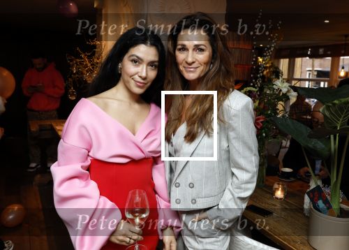 Amsterdam 22 maart 2024
Opening restaurant Poppy\'s van Moise Trustfull  Britt Scholte en Carola Kirschbaum . Moise Trustfull met haar moeder Quinty Trustfull