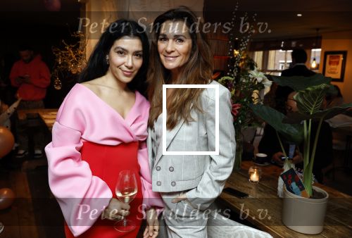 Amsterdam 22 maart 2024
Opening restaurant Poppy\'s van Moise Trustfull  Britt Scholte en Carola Kirschbaum . Moise Trustfull met haar moeder Quinty Trustfull