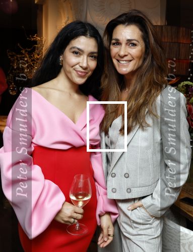 Amsterdam 22 maart 2024
Opening restaurant Poppy\'s van Moise Trustfull  Britt Scholte en Carola Kirschbaum . Moise Trustfull met haar moeder Quinty Trustfull