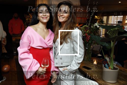 Amsterdam 22 maart 2024
Opening restaurant Poppy\'s van Moise Trustfull  Britt Scholte en Carola Kirschbaum . Moise Trustfull met haar moeder Quinty Trustfull