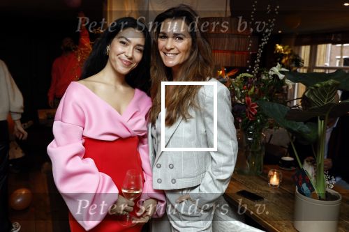 Amsterdam 22 maart 2024
Opening restaurant Poppy\'s van Moise Trustfull  Britt Scholte en Carola Kirschbaum . Moise Trustfull met haar moeder Quinty Trustfull