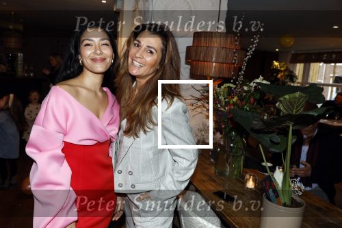 Amsterdam 22 maart 2024
Opening restaurant Poppy\'s van Moise Trustfull  Britt Scholte en Carola Kirschbaum . Moise Trustfull met haar moeder Quinty Trustfull