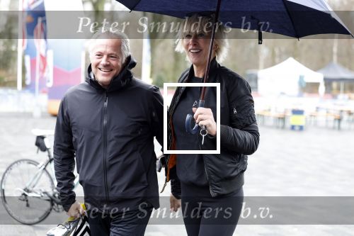 Heerenveen 24 maaart 2024
De hollandse 100 wordt dit jaar gereden in Thyalf . Aanwezig oa Prins Bernhard Prinses Annette Samuel v Vollenhoven Benjamin v Vollenhoven Prinses Margriet Mr Pieter v Vollenhoven Prins Maurits Lucas v Vollenhoven en  Prins Pieter Christiaan . Verder aanwezig Simon Keizer Bas Muijs (en vrouw) Marianne Timmer Benjamin Aslan Joy Beune Eduard Schaepman met zijn zoon en Rob Kamphues met vriendin.  Monique des Bouvrie en Otto Klein