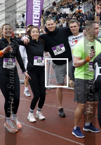 Amsterdam 16 maart 2024
Radio 538 run tbv het Prinses Maxima Centrum in het Olympisch stadion. Oa aanwezig 
Naomi v As en Marielle Smit
