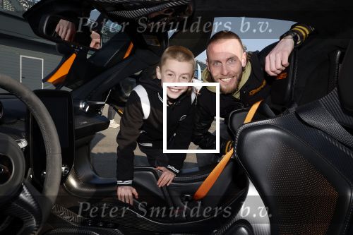 Zandvoort 8 maart 2024
Opnames beat the Pro met oa Glenn Helder Thomas Berge Andre Dongelmans Billy Dans Lavezzi Rutjes Nathan Rutjes en Dj Lafuente ( Job Smeltzer) . Bjorn Remmerswaal is de presentator . De opnames vinden plaats op het circuit Zandvoort.