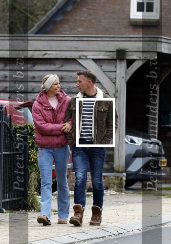 Wijdemeren 17 maart 2024
Nicolette Kluijver met haar nieuwe vriend Milan aan het wandelen .