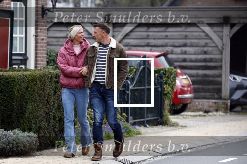 Wijdemeren 17 maart 2024
Nicolette Kluijver met haar nieuwe vriend Milan aan het wandelen .