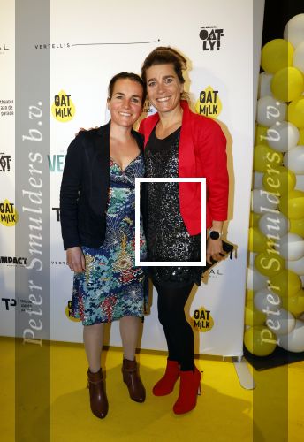 Den Bosch 23 maart 2024
Premiere ver van je bed in theater de Parade. Nicolien Sauerbreij met zus