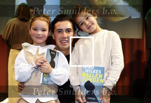 Amsterdam 27 maart 2024
Boekpresentatie Nino Wilkes in boom boom Chicago. Nino Wilkes met zusje Jade en ...