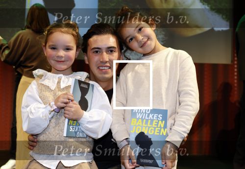 Amsterdam 27 maart 2024
Boekpresentatie Nino Wilkes in boom boom Chicago. Nino Wilkes met zusje Jade en ...