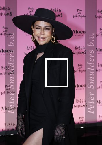 Amsterdam 7 maart 2024
Opening expositie Robbie Williams in het Moco museum. Olcay Gulsen kwam met haar zus Dolshe