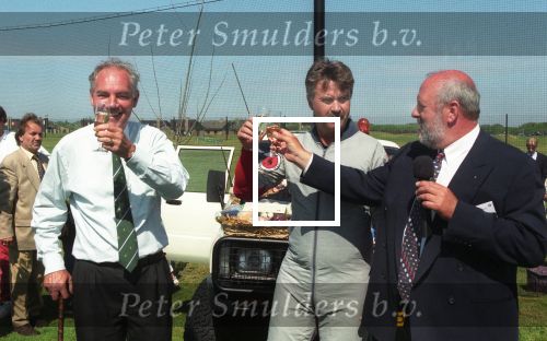 De Cocksdorp Texel, 13 Juni 1997
Opening van de eerste 9 hole Golfbaan de Texelse door Guus Hiddink die met een parachute naar beneden kwam en de opening verrichte