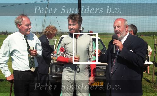De Cocksdorp Texel, 13 Juni 1997
Opening van de eerste 9 hole Golfbaan de Texelse door Guus Hiddink die met een parachute naar beneden kwam en de opening verrichte