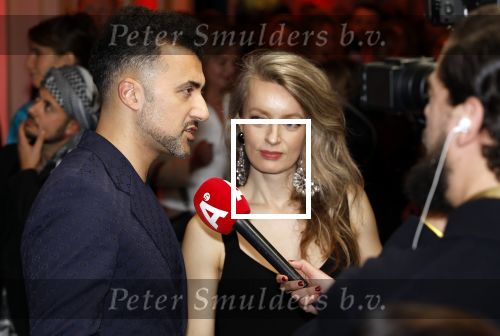 Amsterdam 15 maart 2024
Boekenbal in de stadschouwburg. Ozcan Akyol  en partner Anna van den Breemer (Eus)