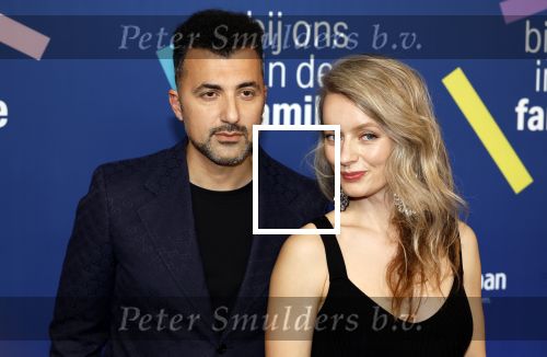 Amsterdam 15 maart 2024
Boekenbal in de stadschouwburg. Ozcan Akyol  en partner Anna van den Breemer (Eus)