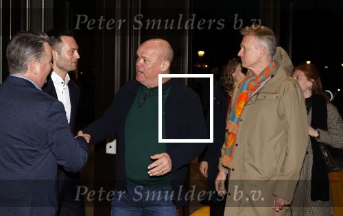 Den Bosch 23 maart 2024
Premiere ver van je bed in theater de Parade. Paul de Leeuw met partner Stefan