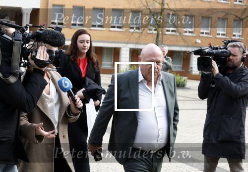 Den Bosch 19 maart 2024
Rechtszaak Peter Gillis tegen de FIOD in de rechtbank van Den Bosch .
Ook aanwezig zijn vriendin Wendy v Hout en zijn kinderen Mark Gillis en Ruud Gillis .