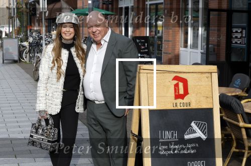 Den Bosch 19 maart 2024
Rechtszaak Peter Gillis tegen de FIOD in de rechtbank van Den Bosch .
Ook aanwezig zijn vriendin Wendy v Hout en zijn kinderen Mark Gillis en Ruud Gillis .