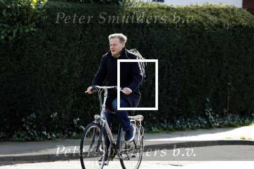 Enschede 2 maart 2024
Pieter Omtzigt vertrekt op de fiets vanaf zijn huis naar voetbalclub Emos.