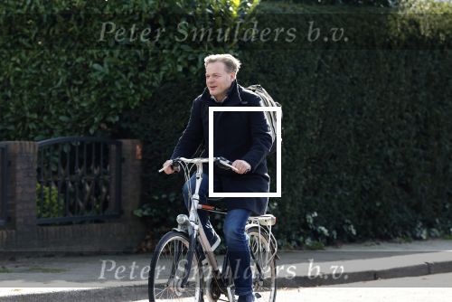 Enschede 2 maart 2024
Pieter Omtzigt vertrekt op de fiets vanaf zijn huis naar voetbalclub Emos.