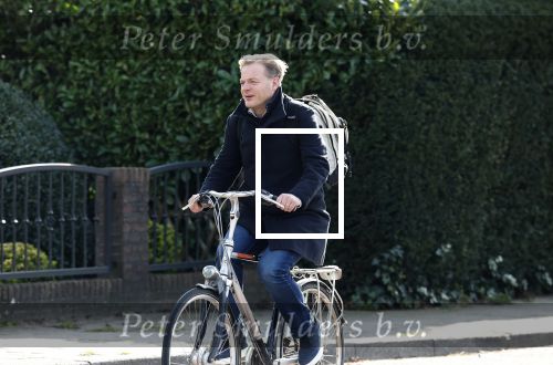 Enschede 2 maart 2024
Pieter Omtzigt vertrekt op de fiets vanaf zijn huis naar voetbalclub Emos.