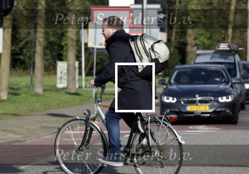 Enschede 2 maart 2024
Pieter Omtzigt vertrekt op de fiets vanaf zijn huis naar voetbalclub Emos.
