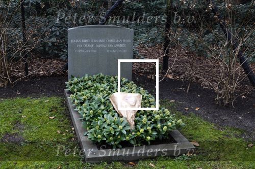 Lage Vuursche 6 maart 2024
Het graf van Prins Friso ligt er netjes bij . Er heeft iemand een bosje bloemen op gelegd.