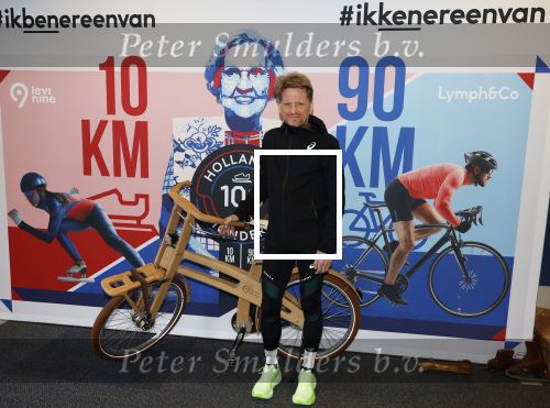 Heerenveen 24 maaart 2024
De hollandse 100 wordt dit jaar gereden in Thyalf . Aanwezig oa Prins Bernhard Prinses Annette Samuel v Vollenhoven Benjamin v Vollenhoven Prinses Margriet Mr Pieter v Vollenhoven Prins Maurits Lucas v Vollenhoven en  Prins Pieter Christiaan . Verder aanwezig Simon Keizer Bas Muijs (en vrouw) Marianne Timmer Benjamin Aslan Joy Beune Eduard Schaepman met zijn zoon en Rob Kamphues met vriendin.