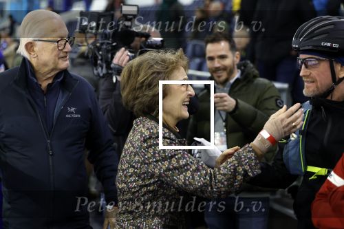 Heerenveen 24 maaart 2024
De hollandse 100 wordt dit jaar gereden in Thyalf . Aanwezig oa Prins Bernhard Prinses Annette Samuel v Vollenhoven Benjamin v Vollenhoven Prinses Margriet Mr Pieter v Vollenhoven Prins Maurits Lucas v Vollenhoven en  Prins Pieter Christiaan . Verder aanwezig Simon Keizer Bas Muijs (en vrouw) Marianne Timmer Benjamin Aslan Joy Beune Eduard Schaepman met zijn zoon en Rob Kamphues met vriendin.