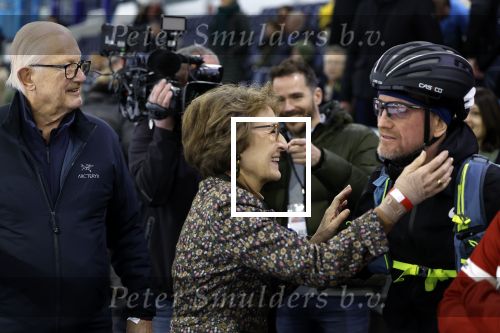 Heerenveen 24 maaart 2024
De hollandse 100 wordt dit jaar gereden in Thyalf . Aanwezig oa Prins Bernhard Prinses Annette Samuel v Vollenhoven Benjamin v Vollenhoven Prinses Margriet Mr Pieter v Vollenhoven Prins Maurits Lucas v Vollenhoven en  Prins Pieter Christiaan . Verder aanwezig Simon Keizer Bas Muijs (en vrouw) Marianne Timmer Benjamin Aslan Joy Beune Eduard Schaepman met zijn zoon en Rob Kamphues met vriendin.