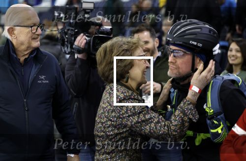 Heerenveen 24 maaart 2024
De hollandse 100 wordt dit jaar gereden in Thyalf . Aanwezig oa Prins Bernhard Prinses Annette Samuel v Vollenhoven Benjamin v Vollenhoven Prinses Margriet Mr Pieter v Vollenhoven Prins Maurits Lucas v Vollenhoven en  Prins Pieter Christiaan . Verder aanwezig Simon Keizer Bas Muijs (en vrouw) Marianne Timmer Benjamin Aslan Joy Beune Eduard Schaepman met zijn zoon en Rob Kamphues met vriendin.