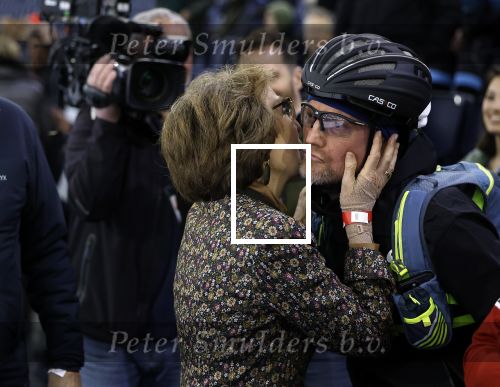 Heerenveen 24 maaart 2024
De hollandse 100 wordt dit jaar gereden in Thyalf . Aanwezig oa Prins Bernhard Prinses Annette Samuel v Vollenhoven Benjamin v Vollenhoven Prinses Margriet Mr Pieter v Vollenhoven Prins Maurits Lucas v Vollenhoven en  Prins Pieter Christiaan . Verder aanwezig Simon Keizer Bas Muijs (en vrouw) Marianne Timmer Benjamin Aslan Joy Beune Eduard Schaepman met zijn zoon en Rob Kamphues met vriendin.