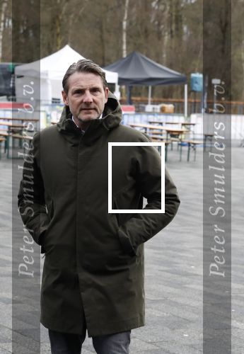 Heerenveen 24 maaart 2024
De hollandse 100 wordt dit jaar gereden in Thyalf . Aanwezig oa Prins Bernhard Prinses Annette Samuel v Vollenhoven Benjamin v Vollenhoven Prinses Margriet Mr Pieter v Vollenhoven Prins Maurits Lucas v Vollenhoven en  Prins Pieter Christiaan . Verder aanwezig Simon Keizer Bas Muijs (en vrouw) Marianne Timmer Benjamin Aslan Joy Beune Eduard Schaepman met zijn zoon en Rob Kamphues met vriendin.  Monique v Vollenhoven en Otto Klein
