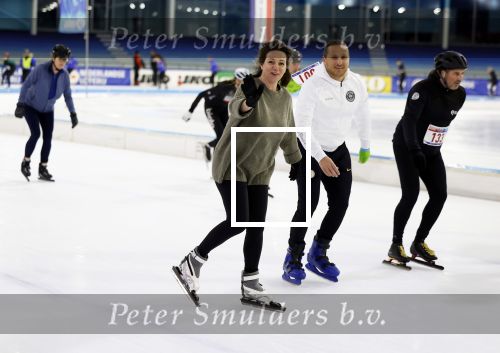 Heerenveen 24 maaart 2024
De hollandse 100 wordt dit jaar gereden in Thyalf . Aanwezig oa Prins Bernhard Prinses Annette Samuel v Vollenhoven Benjamin v Vollenhoven Prinses Margriet Mr Pieter v Vollenhoven Prins Maurits Lucas v Vollenhoven en  Prins Pieter Christiaan . Verder aanwezig Simon Keizer Bas Muijs (en vrouw) Marianne Timmer Benjamin Aslan Joy Beune Eduard Schaepman met zijn zoon en Rob Kamphues met vriendin.