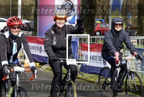 Heerenveen 24 maaart 2024
De hollandse 100 wordt dit jaar gereden in Thyalf . Aanwezig oa Prins Bernhard Prinses Annette Samuel v Vollenhoven Benjamin v Vollenhoven Prinses Margriet Mr Pieter v Vollenhoven Prins Maurits Lucas v Vollenhoven en  Prins Pieter Christiaan . Verder aanwezig Simon Keizer Bas Muijs (en vrouw) Marianne Timmer Benjamin Aslan Joy Beune Eduard Schaepman met zijn zoon en Rob Kamphues met vriendin.