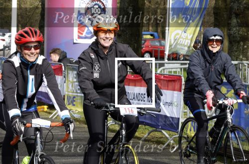 Heerenveen 24 maaart 2024
De hollandse 100 wordt dit jaar gereden in Thyalf . Aanwezig oa Prins Bernhard Prinses Annette Samuel v Vollenhoven Benjamin v Vollenhoven Prinses Margriet Mr Pieter v Vollenhoven Prins Maurits Lucas v Vollenhoven en  Prins Pieter Christiaan . Verder aanwezig Simon Keizer Bas Muijs (en vrouw) Marianne Timmer Benjamin Aslan Joy Beune Eduard Schaepman met zijn zoon en Rob Kamphues met vriendin.