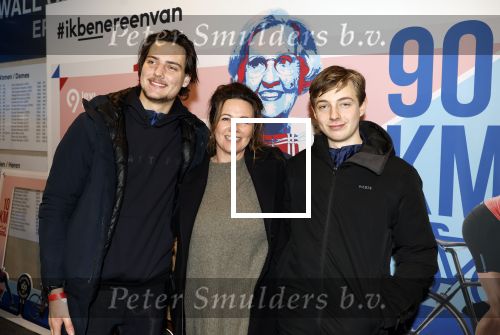 Heerenveen 24 maaart 2024
De hollandse 100 wordt dit jaar gereden in Thyalf . Aanwezig oa Prins Bernhard Prinses Annette Samuel v Vollenhoven Benjamin v Vollenhoven Prinses Margriet Mr Pieter v Vollenhoven Prins Maurits Lucas v Vollenhoven en  Prins Pieter Christiaan . Verder aanwezig Simon Keizer Bas Muijs (en vrouw) Marianne Timmer Benjamin Aslan Joy Beune Eduard Schaepman met zijn zoon en Rob Kamphues met vriendin.