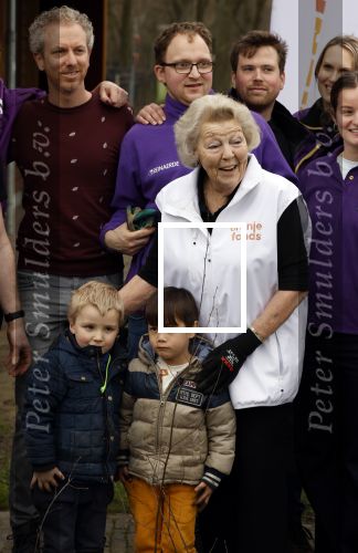 Utrecht 15 maart 2024
 Prinses Beatrix doet vrijwilligerswerk in een stadsboerderij tijdens de twintigste editie van NLdoet, de grootste vrijwilligersactie van Nederland