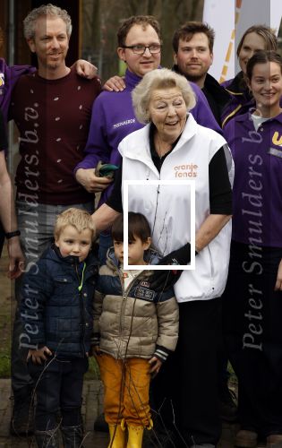 Utrecht 15 maart 2024
 Prinses Beatrix doet vrijwilligerswerk in een stadsboerderij tijdens de twintigste editie van NLdoet, de grootste vrijwilligersactie van Nederland