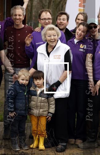 Utrecht 15 maart 2024
 Prinses Beatrix doet vrijwilligerswerk in een stadsboerderij tijdens de twintigste editie van NLdoet, de grootste vrijwilligersactie van Nederland