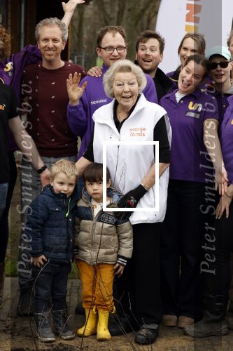 Utrecht 15 maart 2024
 Prinses Beatrix doet vrijwilligerswerk in een stadsboerderij tijdens de twintigste editie van NLdoet, de grootste vrijwilligersactie van Nederland