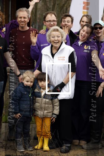 Utrecht 15 maart 2024
 Prinses Beatrix doet vrijwilligerswerk in een stadsboerderij tijdens de twintigste editie van NLdoet, de grootste vrijwilligersactie van Nederland